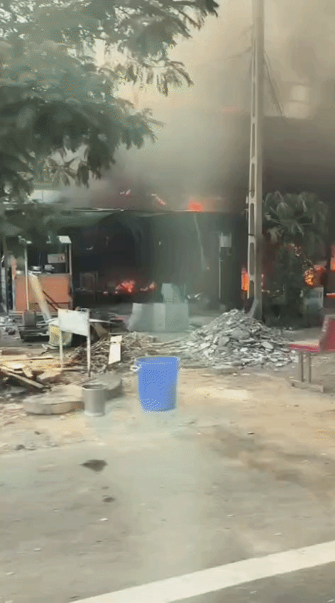 1776514910 ezgif.com video to gif converter (8)